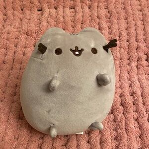 Pushee small plushie
